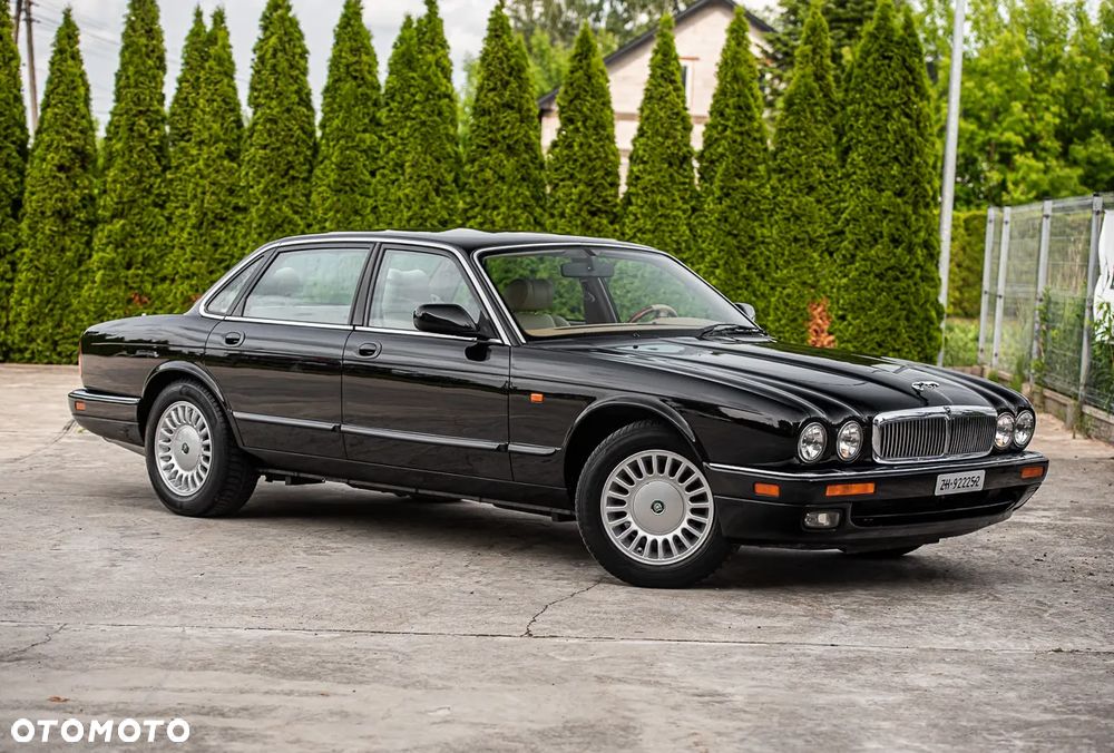 Jaguar XJ - 5