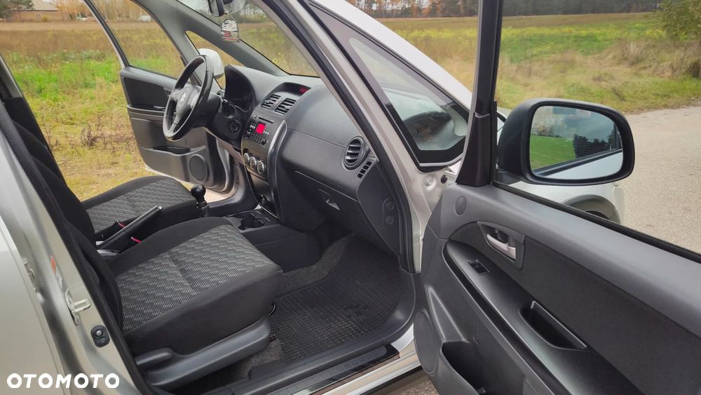 Suzuki SX4 1.6 GS / Premium - 26