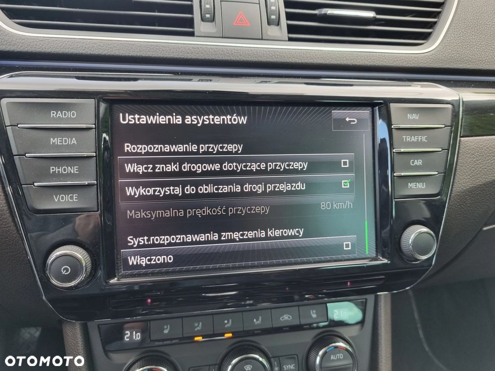 Skoda Superb 2.0 TDI L&K DSG - 26