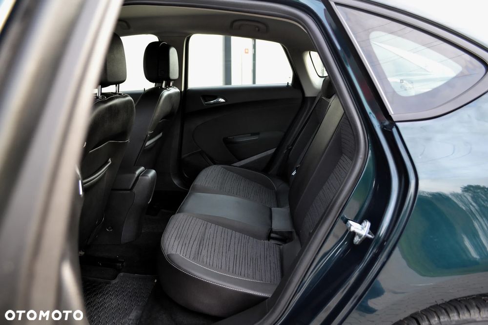 Opel Astra IV 1.4 T Executive S&S EU6 - 7