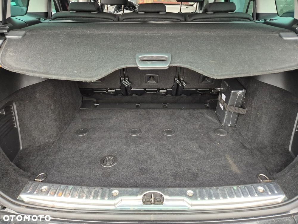 Peugeot 308 HDi FAP 140 Family - 11