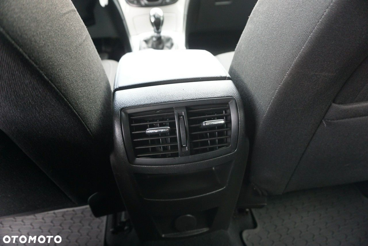 Opel Insignia - 17