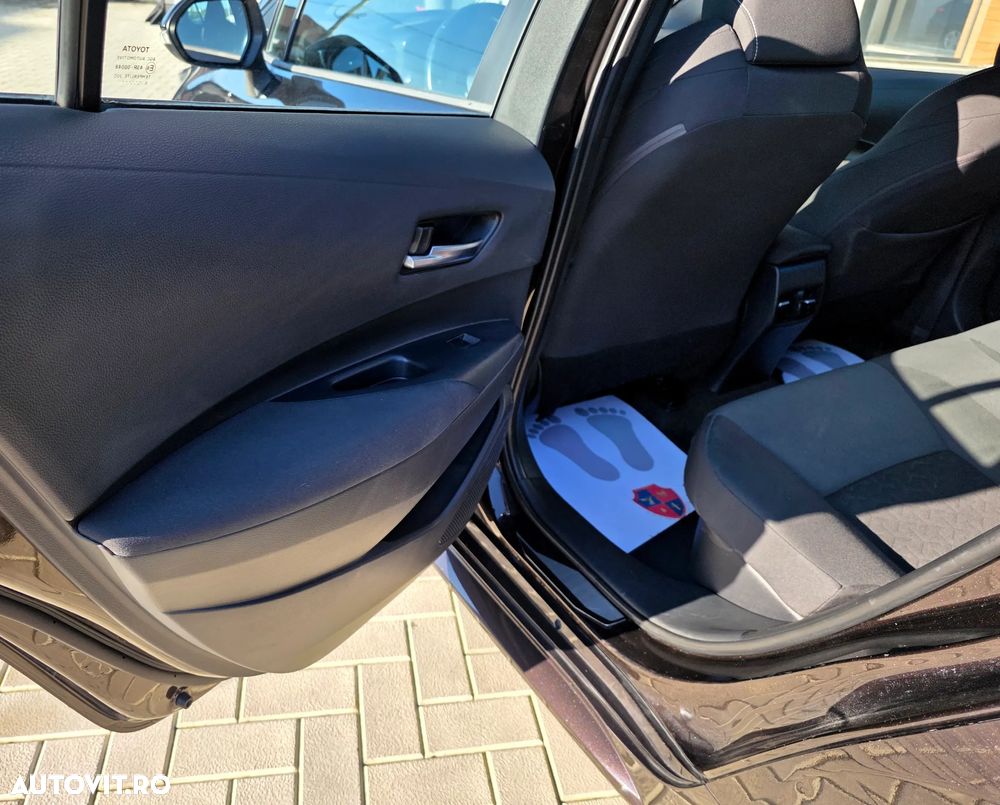 Toyota Corolla 1.8 Business Edition - 28