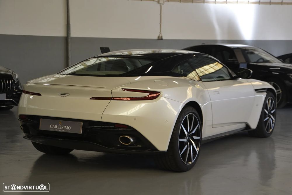 Aston Martin DB11 Coupé V12 Auto - 6