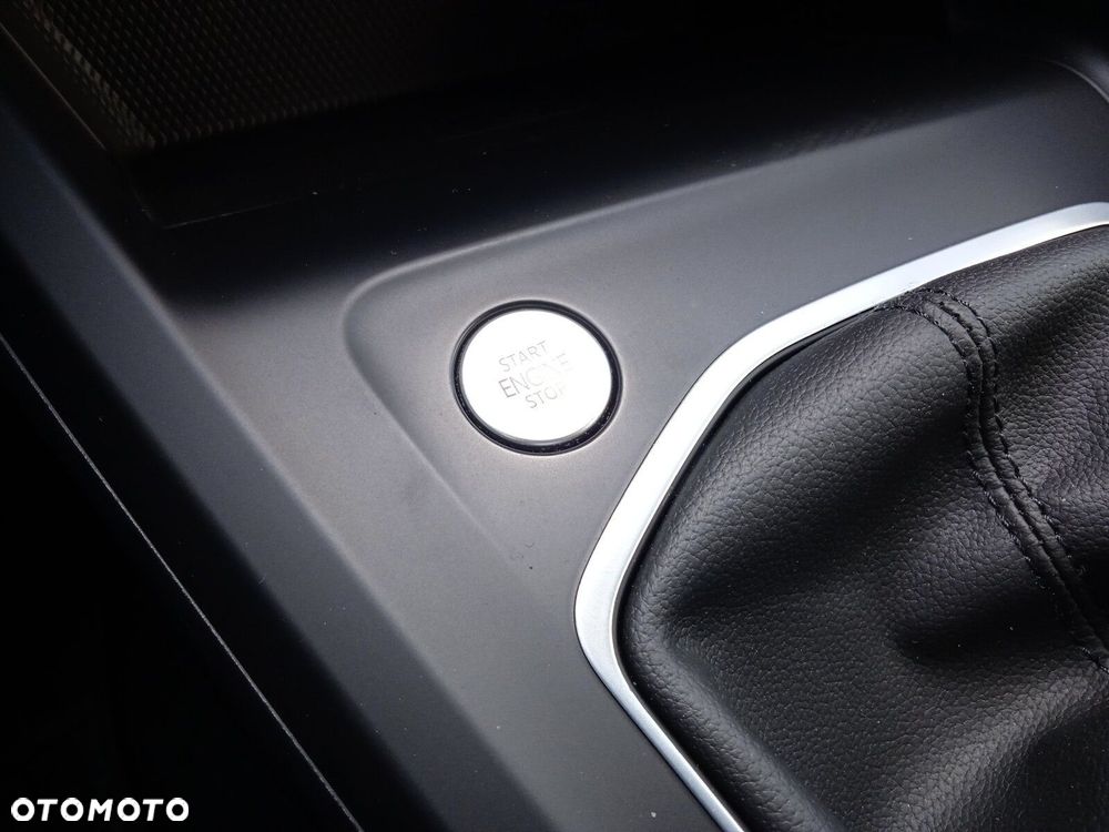 Volkswagen Golf VIII 1.5 TSI EVO Life - 28