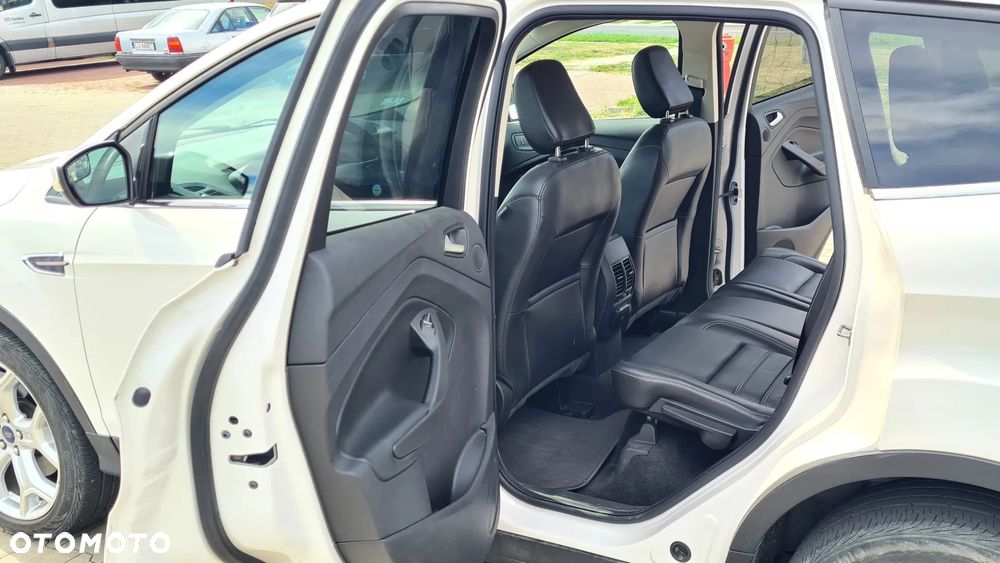 Ford Escape 2.0 EcoBoost AWD Titanium - 18