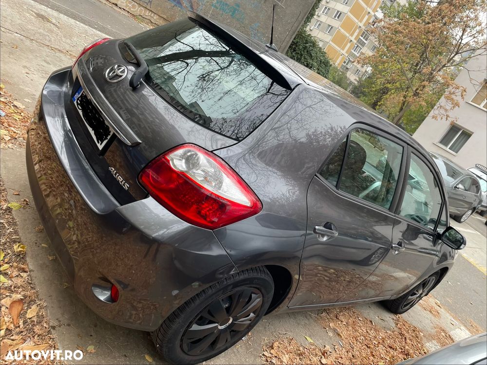 Toyota Auris - 2