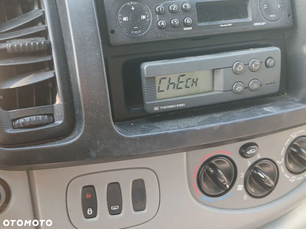 Renault trafic - 8
