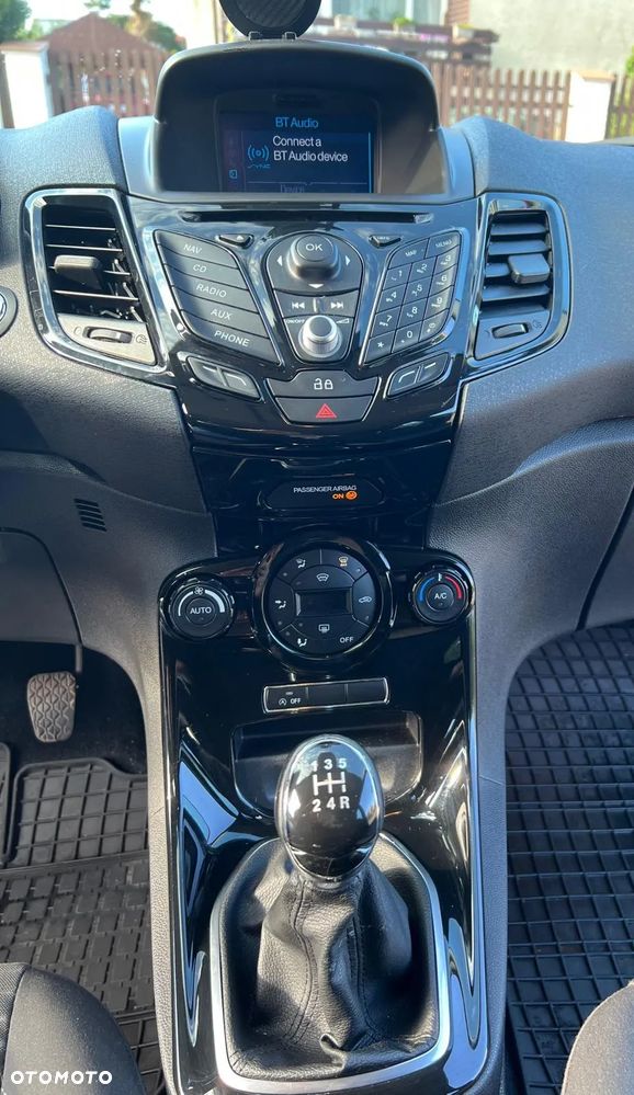 Ford Fiesta 1.0 EcoBoost Titanium - 10
