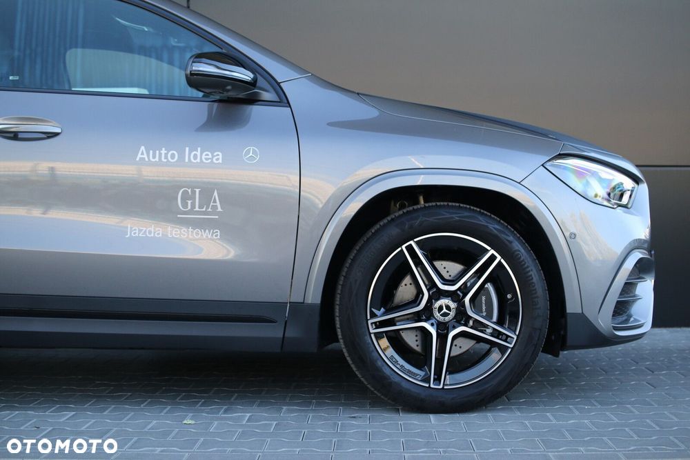 Mercedes-Benz GLA - 10