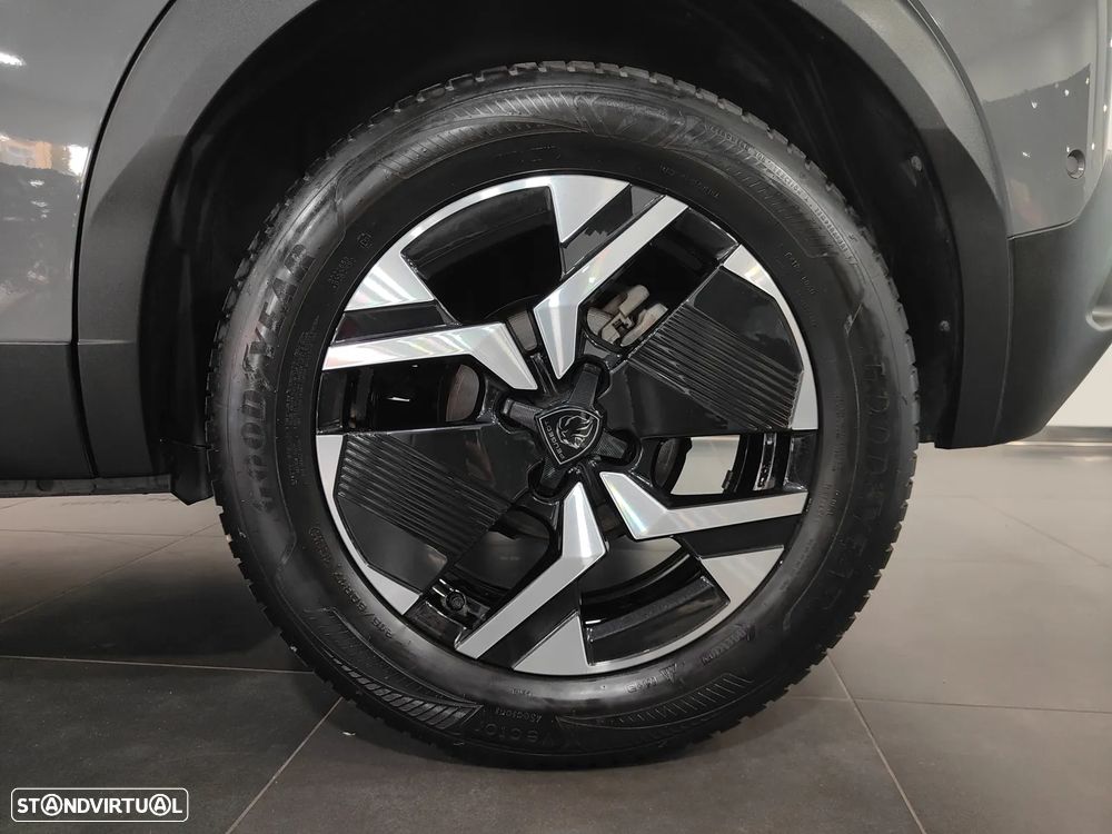 Peugeot 2008 1.2 PureTech Allure EAT8 - 32