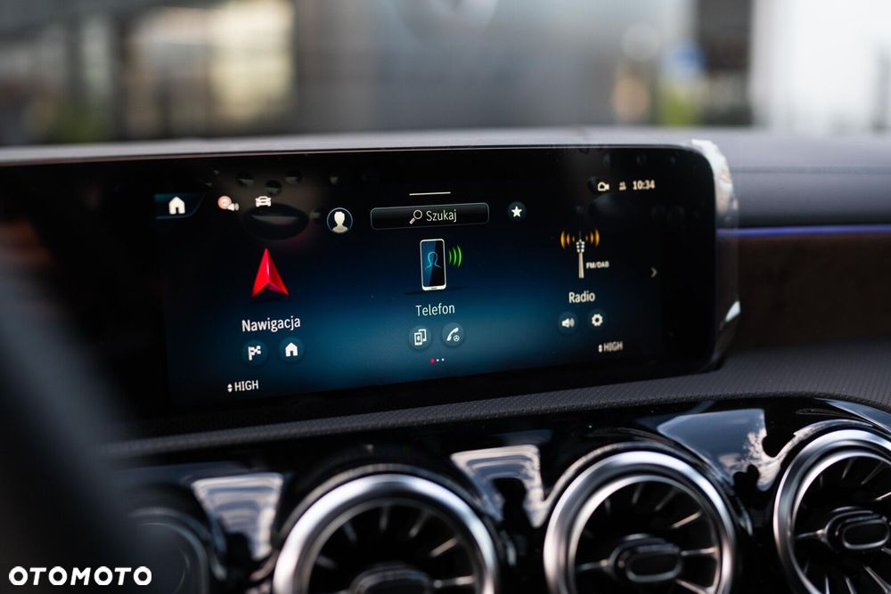 Mercedes-Benz CLA - 21