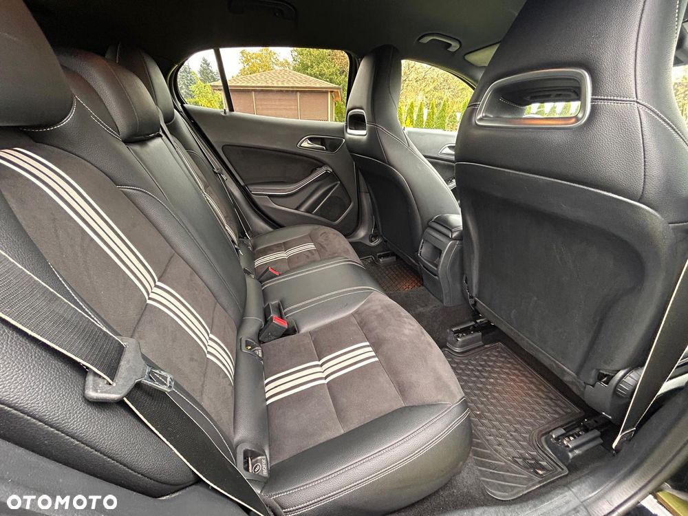 Mercedes-Benz GLA - 12