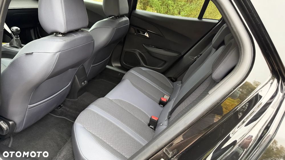 Peugeot 2008 1.2 PureTech Allure Pack S&S - 23