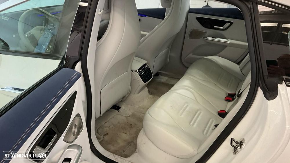 Mercedes-Benz EQE 43 AMG 4Matic - 6