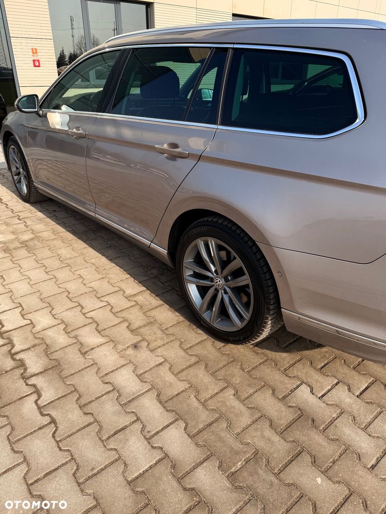 Volkswagen Passat 2.0 TDI Elegance DSG - 2