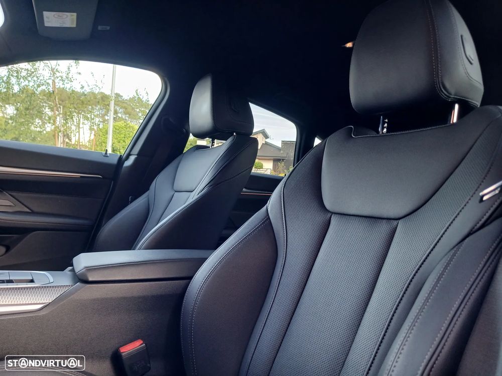 BMW i4 eDrive35 Pack Desportivo M - 8