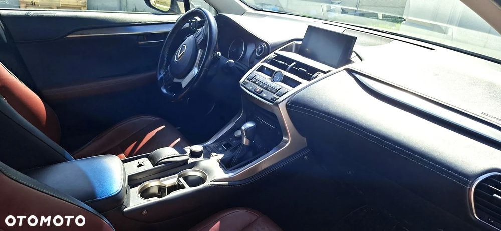 Lexus NX 300h Comfort AWD - 3