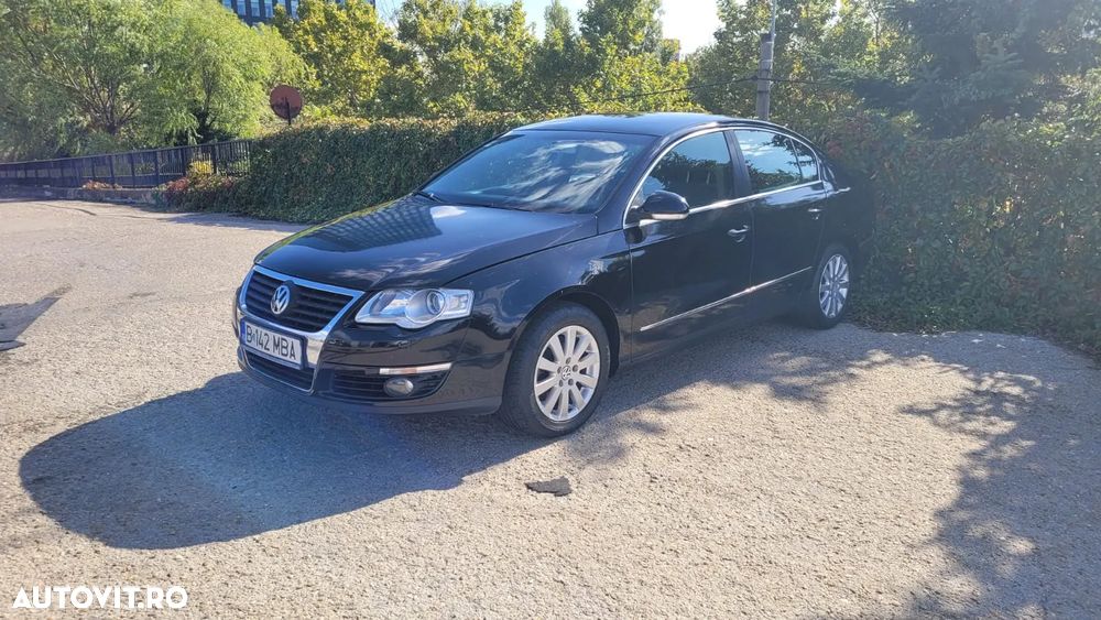 Volkswagen Passat - 1