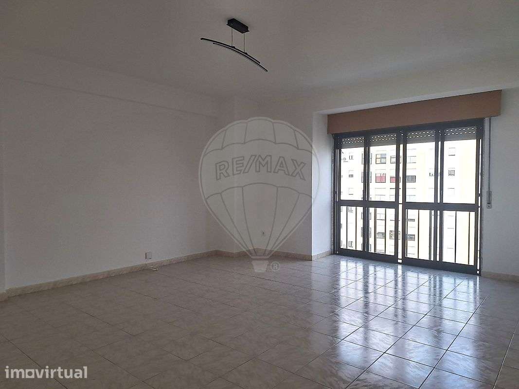 Apartamento T3 para arrendamento - Grande imagem: 2/19