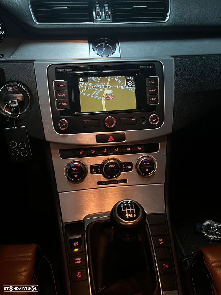 VW Passat Variant - 12