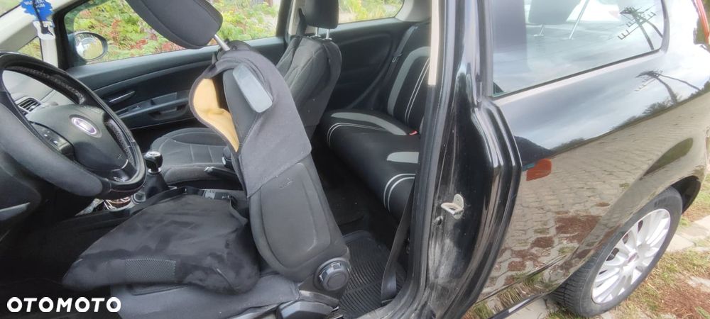 Fiat Grande Punto - 23