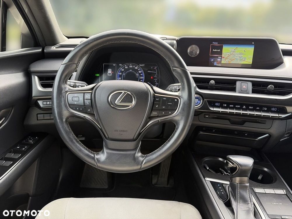 Lexus UX - 17