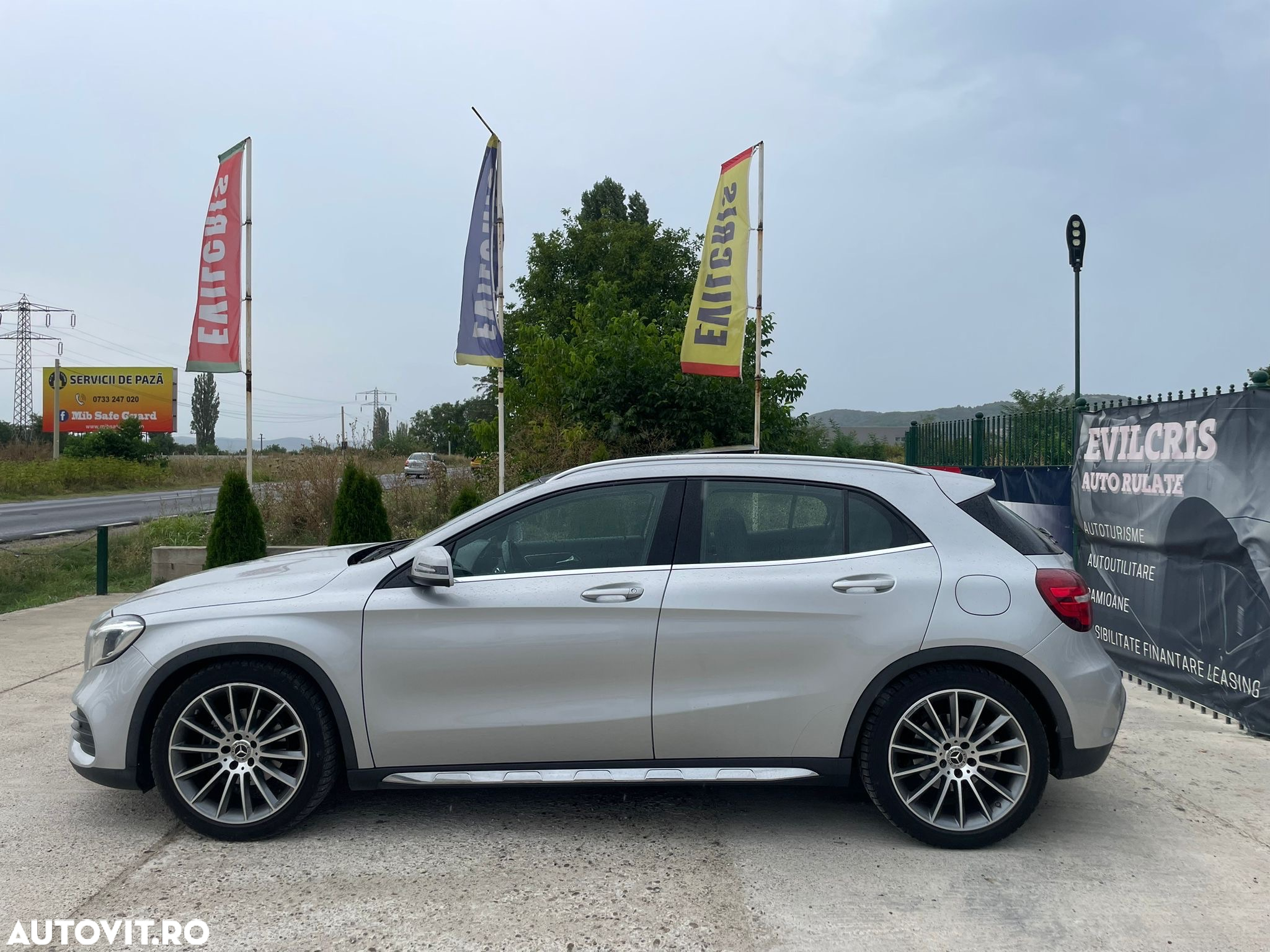 Mercedes-Benz GLA 200 d Aut. - 17