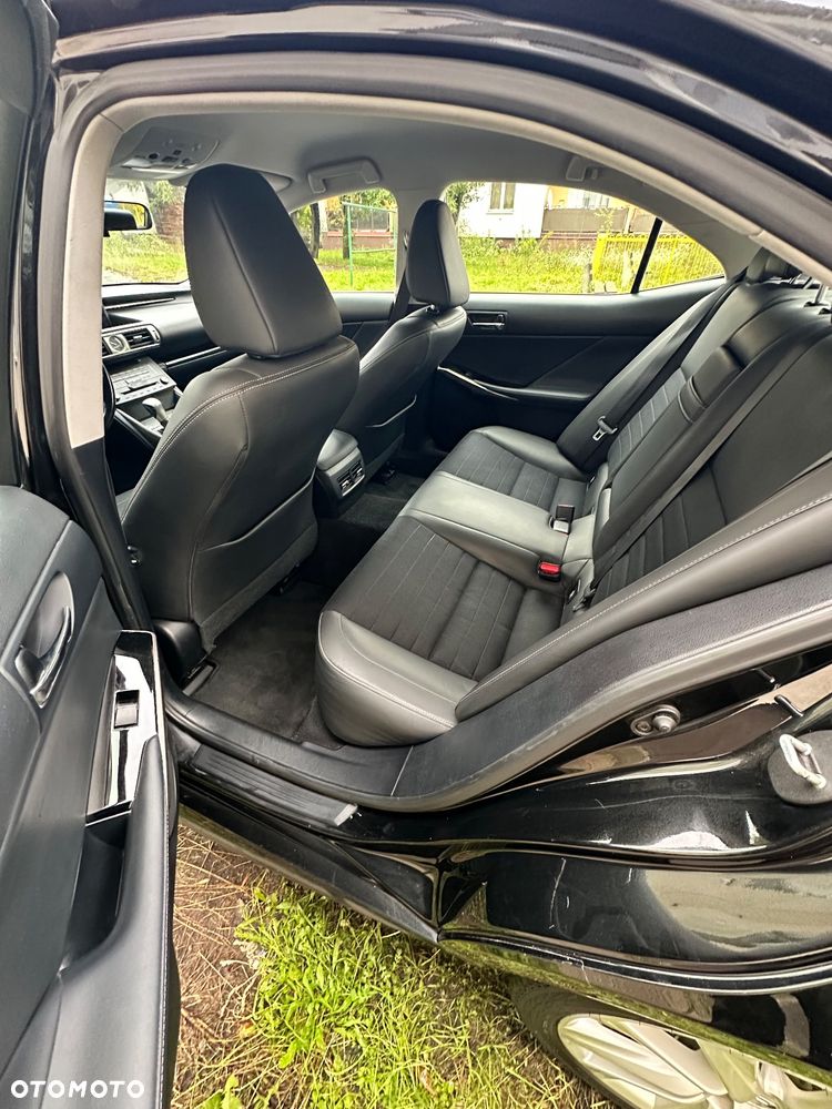 Lexus IS 200t Elite - 8