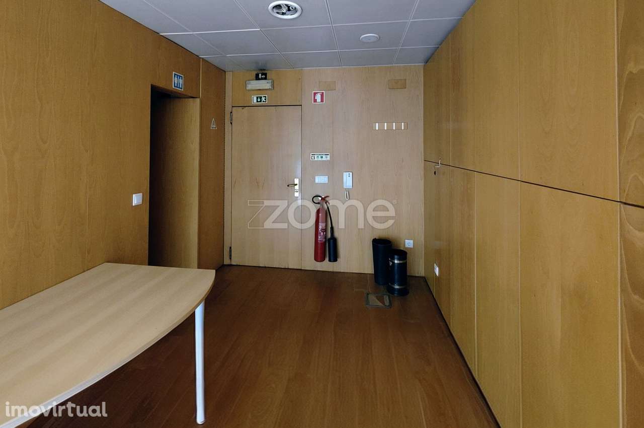 Escritório com potencial de conversão em habitação | Paranhos – Por... - Grande imagem: 3/17