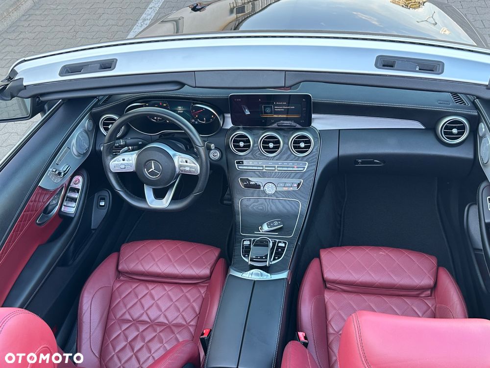 Mercedes-Benz Klasa C 300 9G-TRONIC - 23
