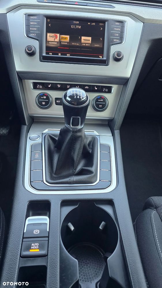 Volkswagen Passat - 10