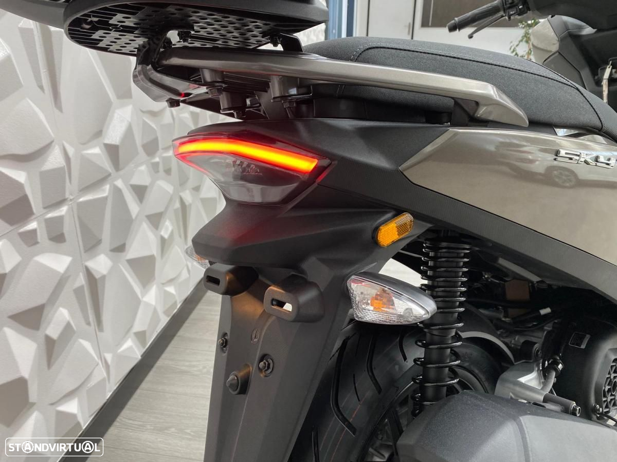 Kymco Skytown - 10