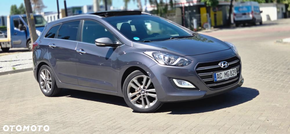 Hyundai i30 blue Kombi 1.6 GDi YES Gold - 18