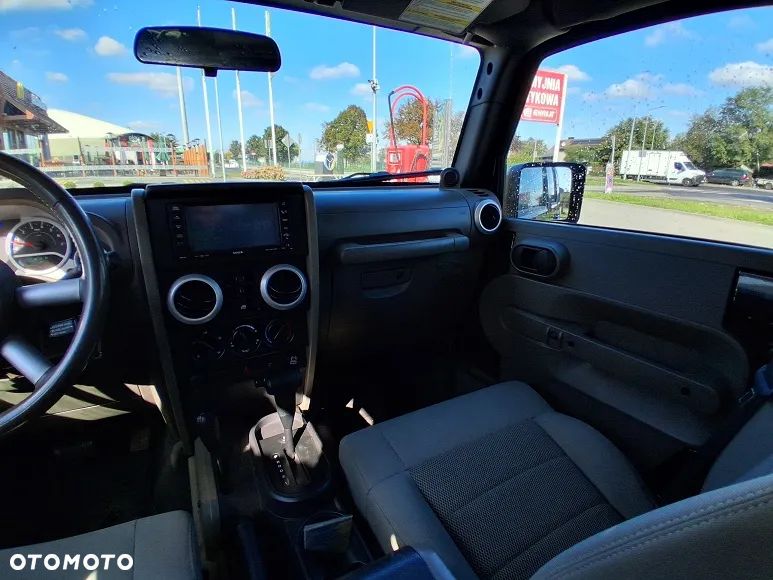 Jeep Wrangler Unlimited Hard-Top 3.8 Automatik Sahara - 13