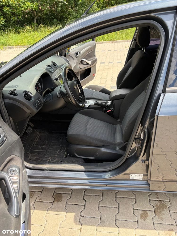 Ford Mondeo - 27