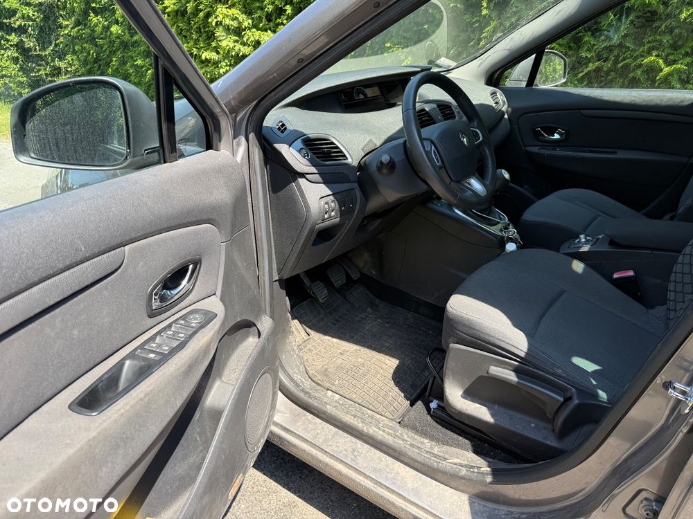 Renault Grand Scenic - 8