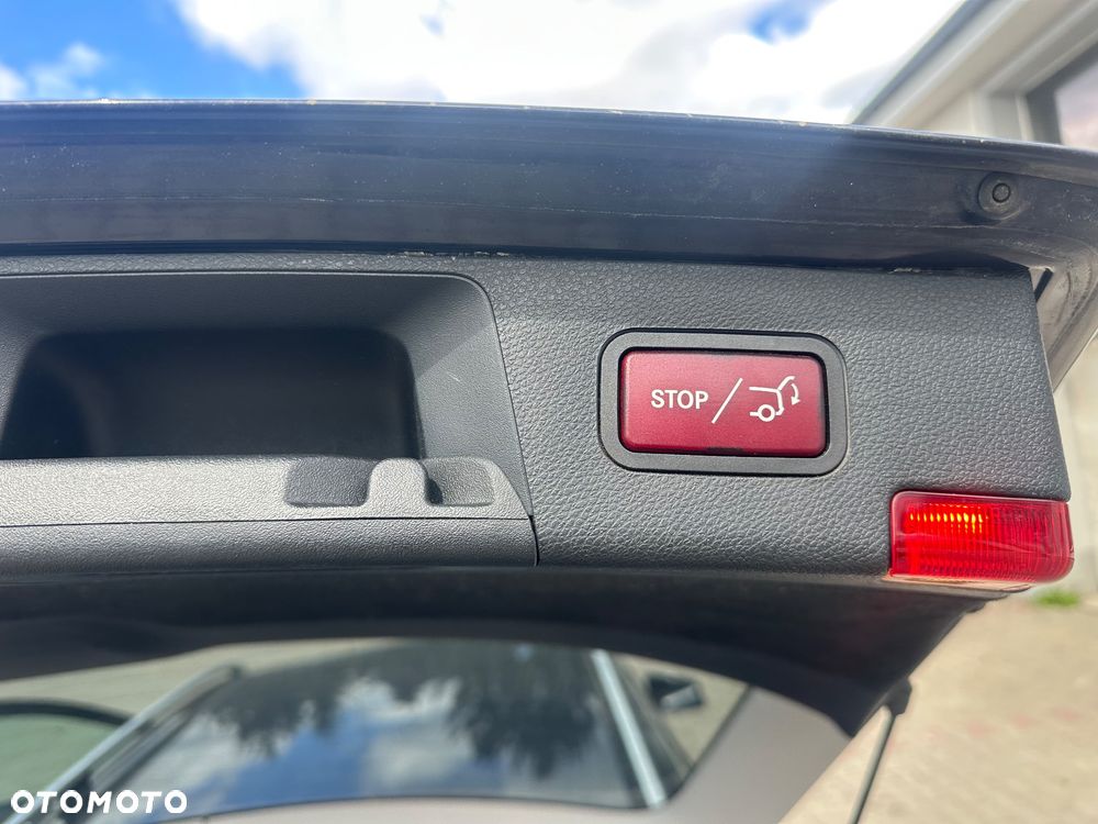 Mercedes-Benz Klasa C 180 CGI Automatik BlueEFFICIENCY Avantgarde - 27