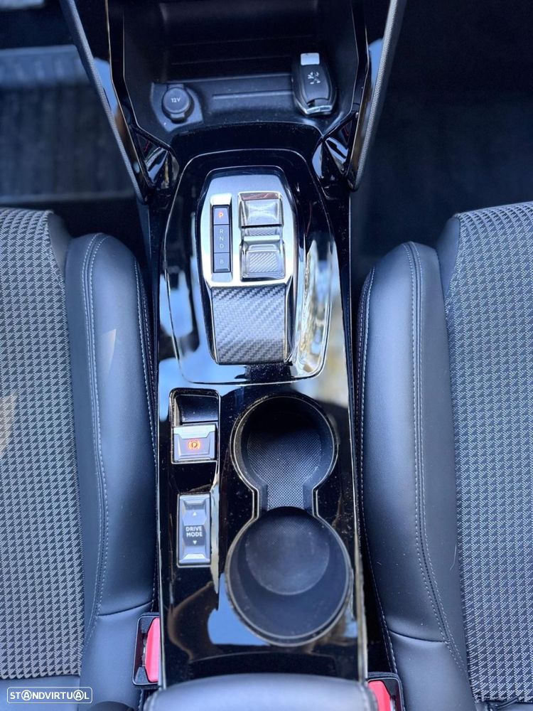 Peugeot e-2008 50 kWh GT - 18