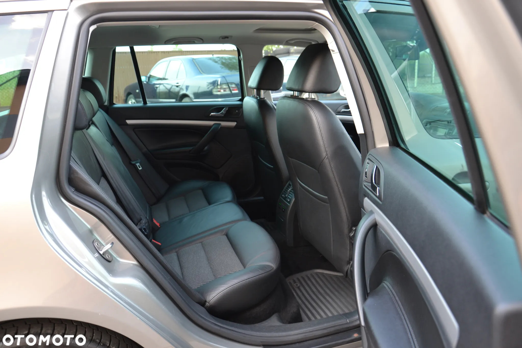 Skoda Octavia Combi 1.4 TSI DSG Ambition - 31