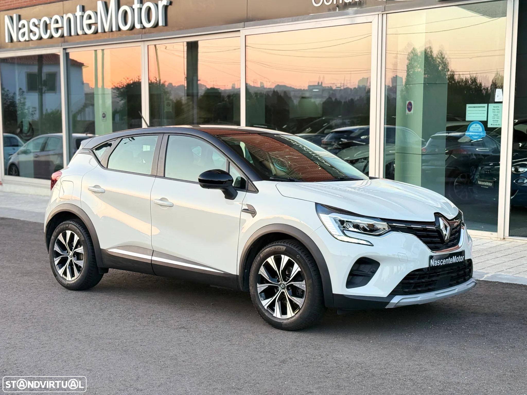 Renault Captur TCe 100 INTENS - 3
