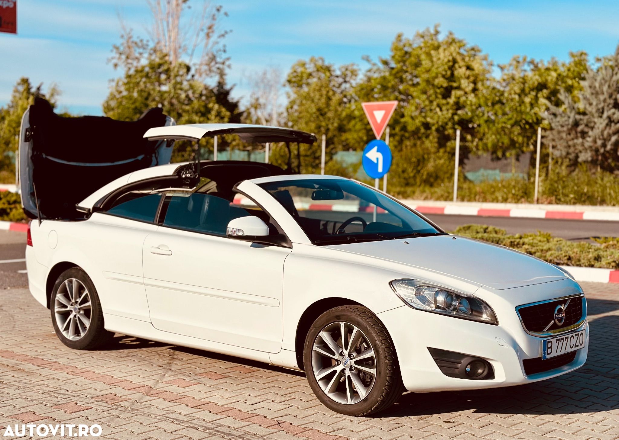 Volvo C70 D3 Aut. Momentum - 1
