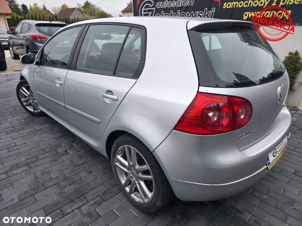 Volkswagen Golf - 6