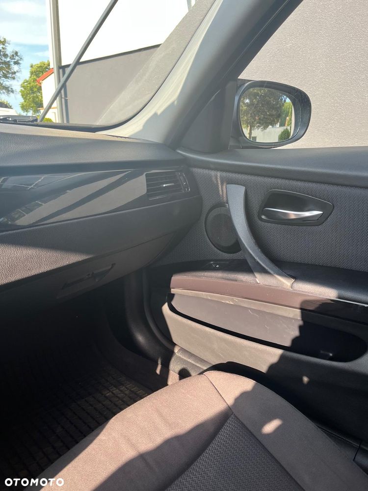 BMW Seria 3 318d - 17