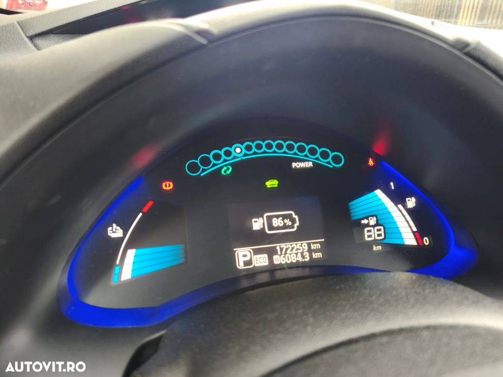 Nissan LEAF - 3