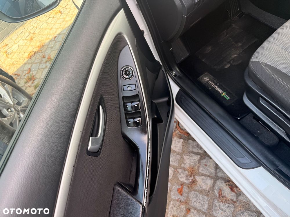 Hyundai i30 1.6 D Comfort DCT - 24