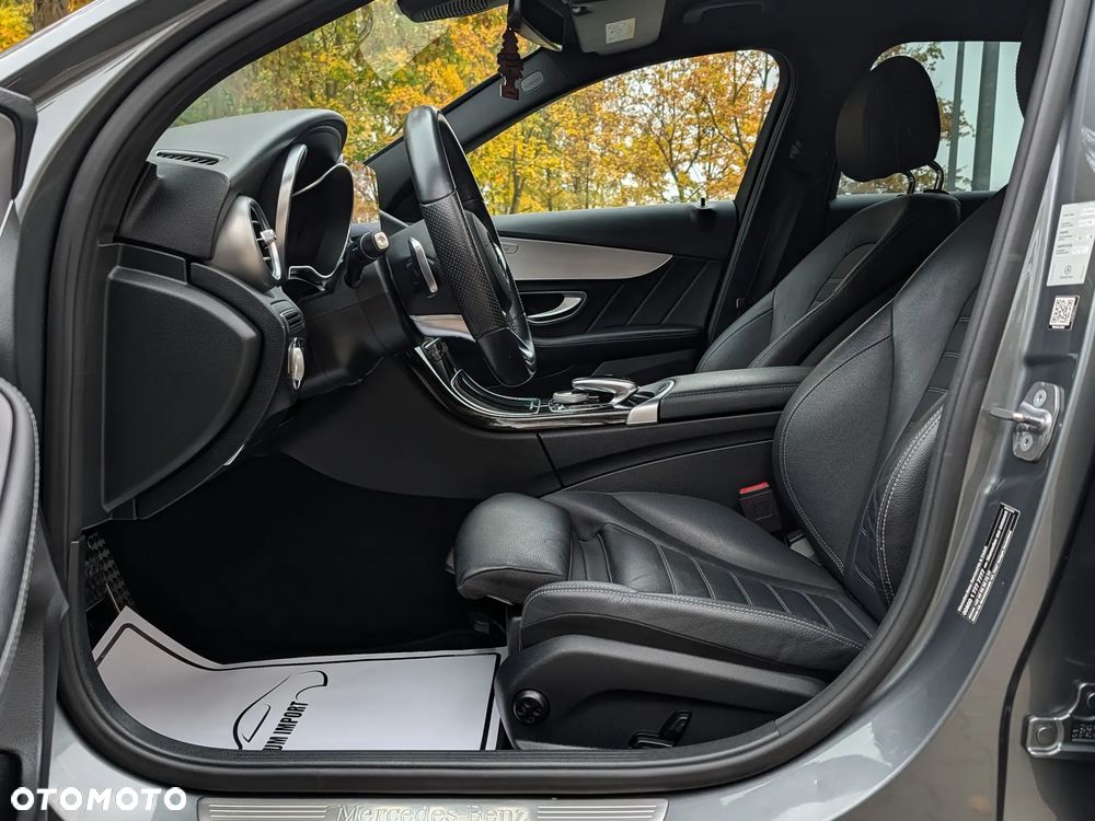 Mercedes-Benz C-Class 2019 photo 4