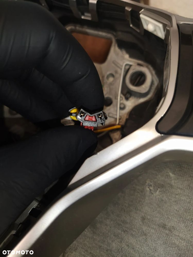 VW GOLF VIII GTI KIEROWNICA MULTIFUNKCYJNA ŁOPATKI CZERWONA NIĆ ORYGINAŁ - 15