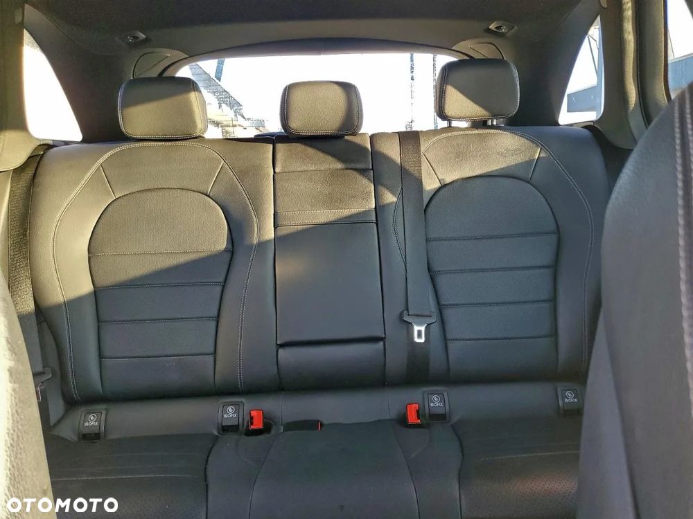 Mercedes-Benz GLC 300 4Matic 9G-TRONIC Exclusive - 9