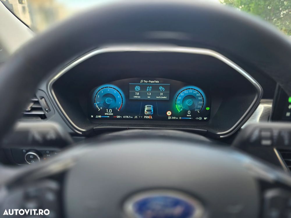 Ford Kuga 1.5 EcoBoost A8 FWD Titanium - 8